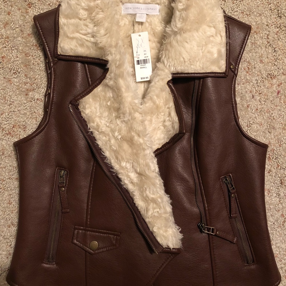 NEW YORK & COMPANY VEST ✨TAKING OFFERS✨